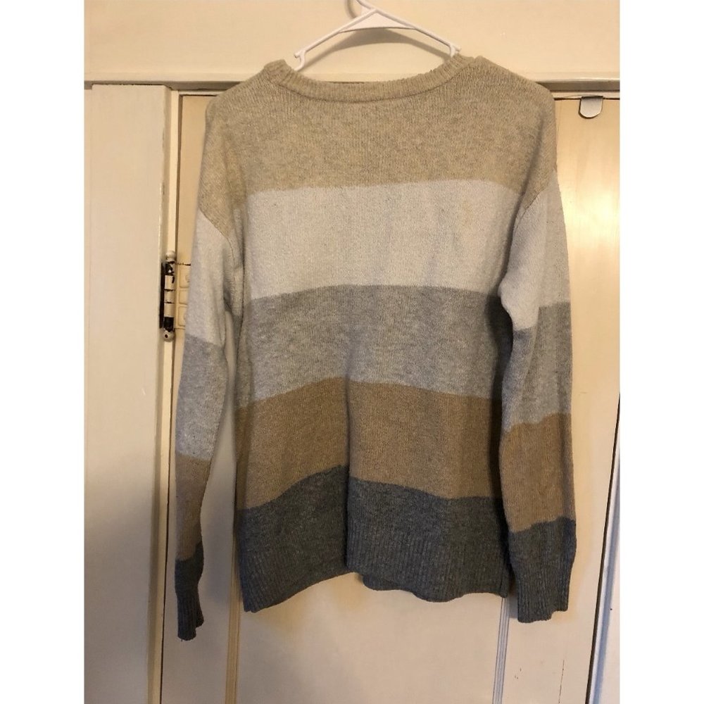Color Block Sweater - Picture 2 of 3